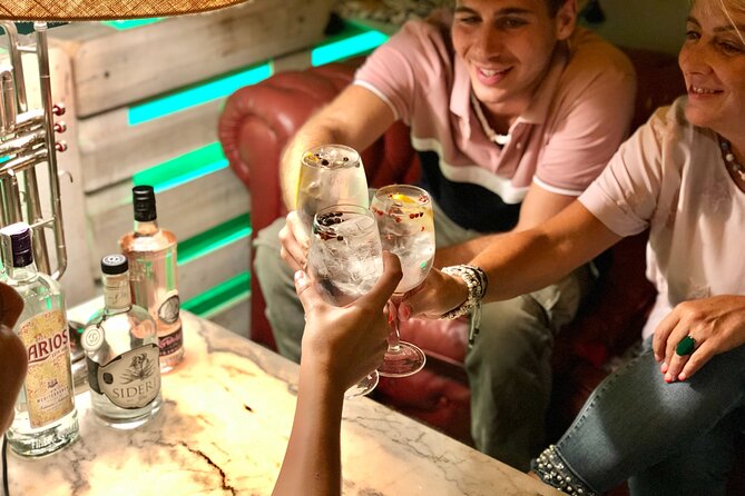 1-Hour Gin Tonics Guided Workshop with special view in Madrid - Key things you’ll notice right away