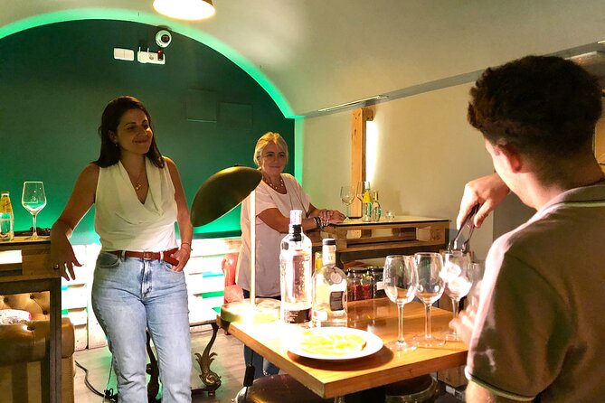 1-Hour Gin Tonics Guided Workshop with special view in Madrid - Price in plain numbers: does $45.38 make sense?