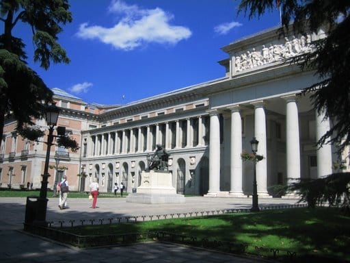 2-Hour Madrid - Prado Museum Private Tour - Key points before you meet the Prado (Goya’s statue, ticket lines, and audio)