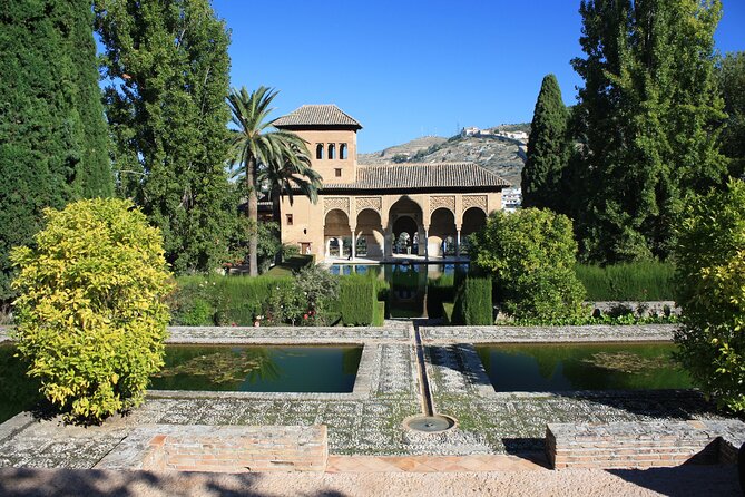 Andalusian Highlights: 6-Day Guided Tour from Madrid - Madrid Meeting Point: Don’t Miss the 8:00 a.m. Start