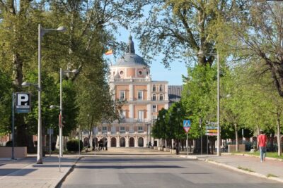 Aranjuez: City and Gardens Guided Walking Tour - From Cafe de Damas to Plaza de Parejas: start where the town makes sense