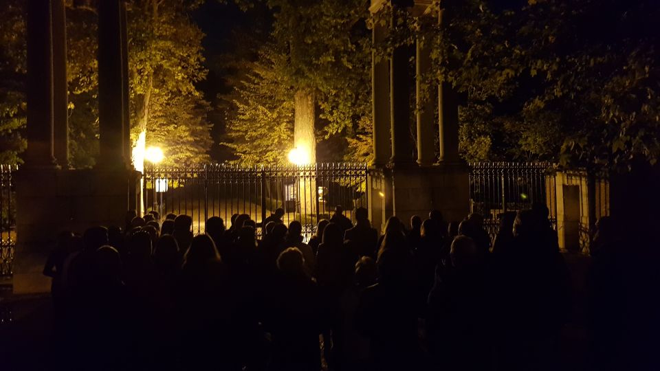 Aranjuez: Mystery and Legends Guided Nighttime Walking Tour - The Meeting Point on Palace Avenue and the 1.5-Hour Walk