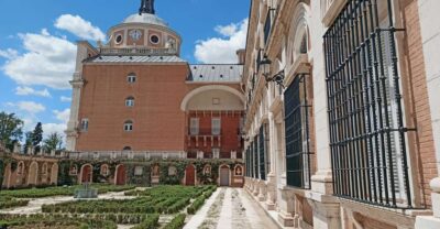 Aranjuez: Royal Palace Guided Tour - Inside the palace: a guided route built around how power worked