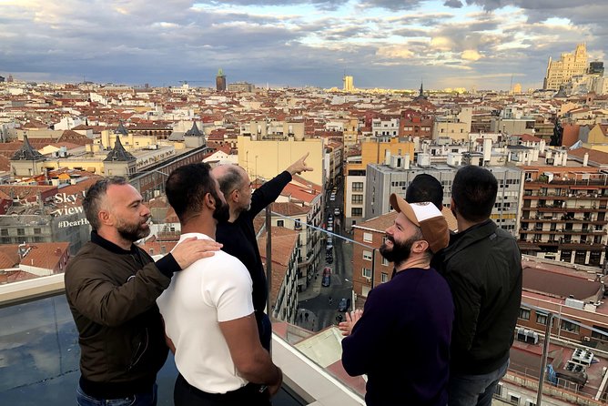 Architecture tour Gran Vía from its best rooftops 20thC - Edificio Carrión and the Schweppes Neon Era by Plaza del Callao