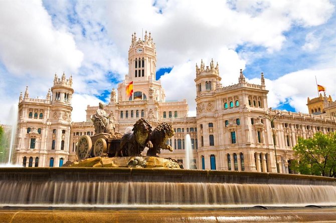 Arrival Transfer: Madrid Airport MAD to Madrid in Luxury Van - Mercedes-Benz EQV or Class V: What Comfort Looks Like