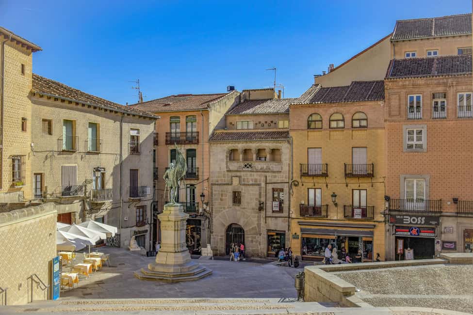 Avila and Segovia: Private Minivan Tour from Madrid - Segovia’s top sights: Alcázar time and Roman Aqueduct views