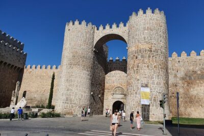 Ávila Segovia private trip from Madrid - Los Cuatro Postes: Where Avila’s Walls Make Sense