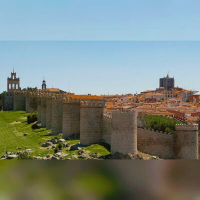Ávila: Tour Privado Casco Histórico y Basílica San Vicente - San Vicente Gardens and the Ramparts: The Walls Set the Stage