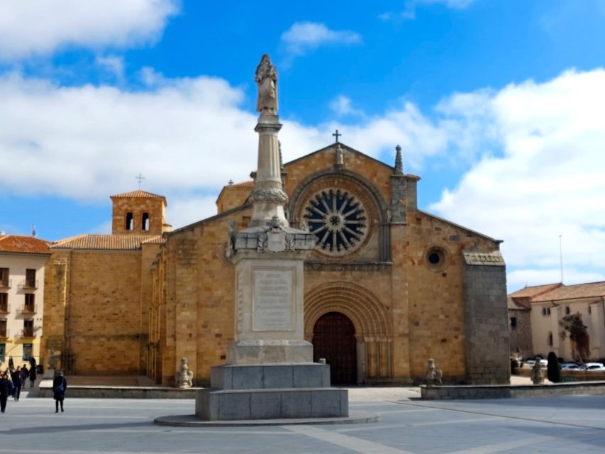 Ávila: Tour Privado Casco Histórico y Basílica San Vicente - Polentinos Palace: Where the City’s Military Story Lives