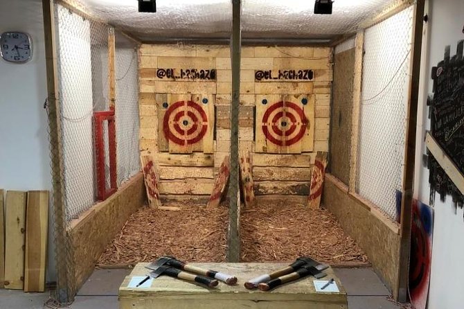 Ax Throw - 2h - PREMIUM - Who should book this premium axe-throwing session