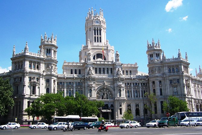 Best Madrid Customizable Private Tour with Hotel Pick up - Madrid’s biggest inner-city park: a breather between monuments