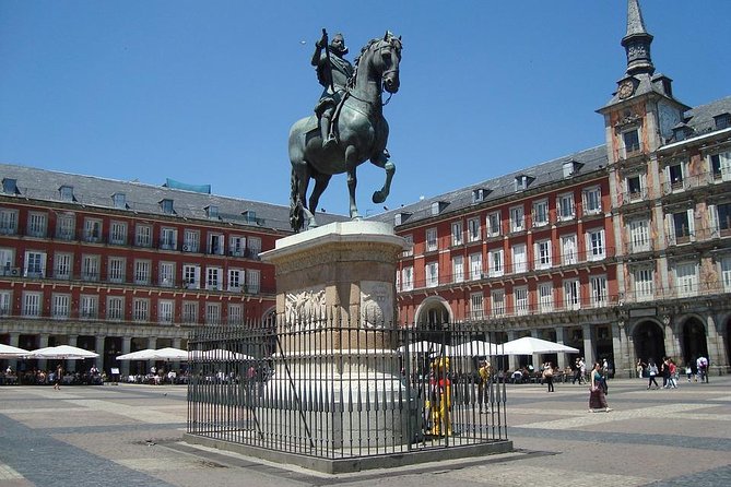Best Madrid Customizable Private Tour with Hotel Pick up - Old-center square plus Barrio de la Morería: where Madrid feels medieval