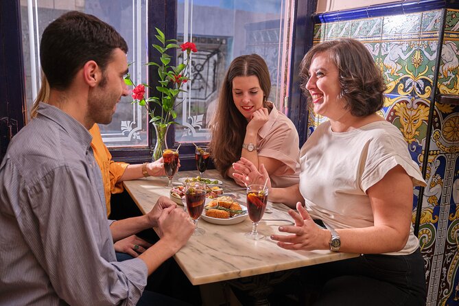 De Tapas in Malasaña: Evening Wine and Tapas Tour - Why Malasaña fits a wine-and-tapas night
