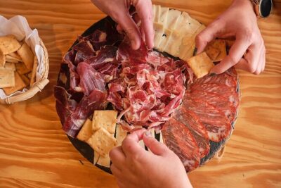 De Tapas in Malasaña: Evening Wine and Tapas Tour - The 3.5-hour route: where you start, where you end, and how it flows