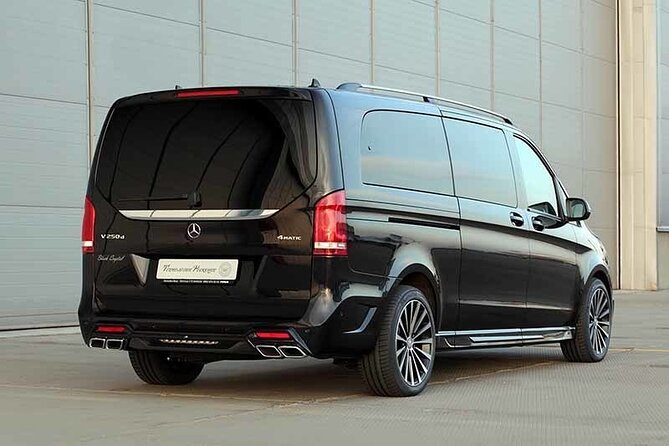 Departure Private Transfer from Madrid to MAD Airport by Van - Hotel pickup in central Madrid: smooth when your streets cooperate