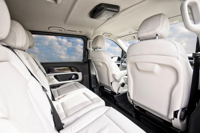 Departure Private Transfer from Madrid to MAD Airport by Van - The “driver experience” is the difference-maker