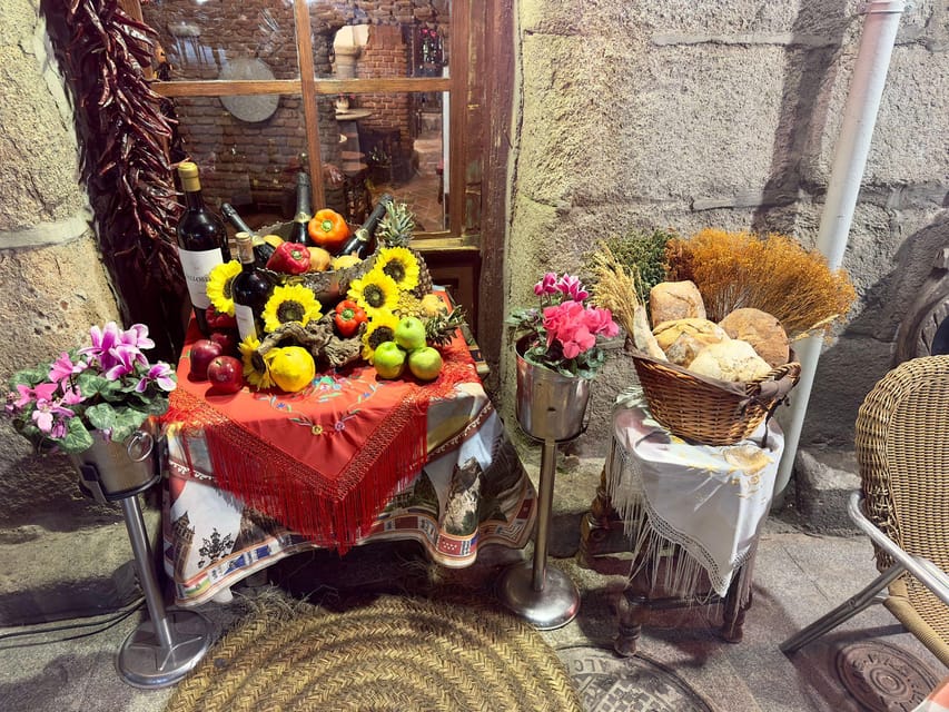 Discover the best "Wines and Tapas in Madrid". - Why El Austrias and La Latina are perfect for a tapas crawl