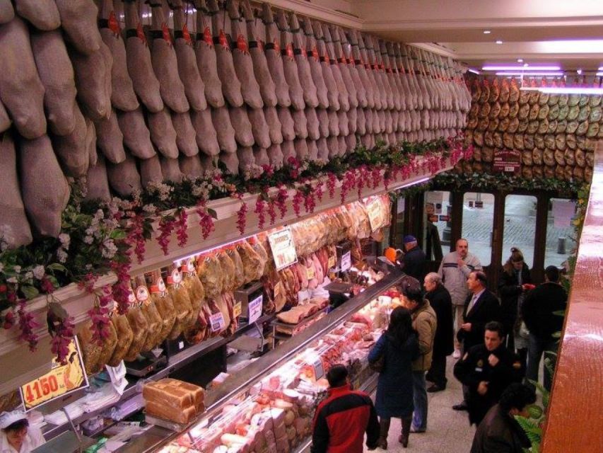 Discover the best "Wines and Tapas in Madrid". - The guide and pacing: what makes 3 hours feel like more
