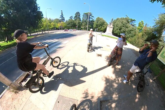 E-Bike Rental in Madrid - Staff help that matters: asking for direction early