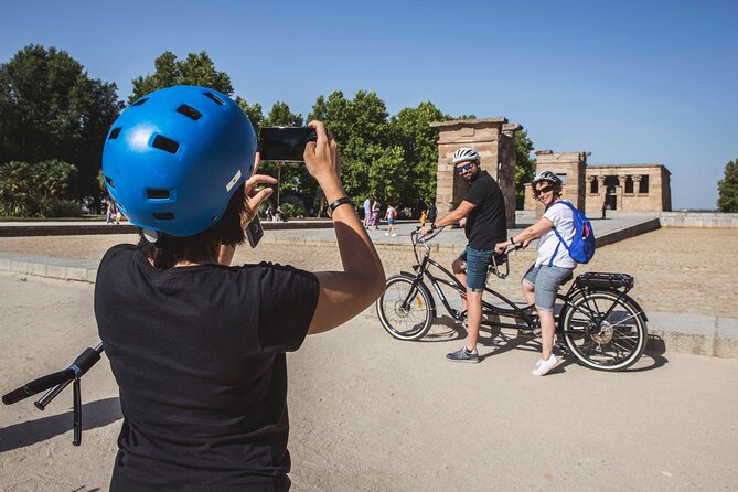 EBike Tour Madrid Río Park and Casa de Campo insights Small group - Small-group size and the 2-hour format: what you really get for the money