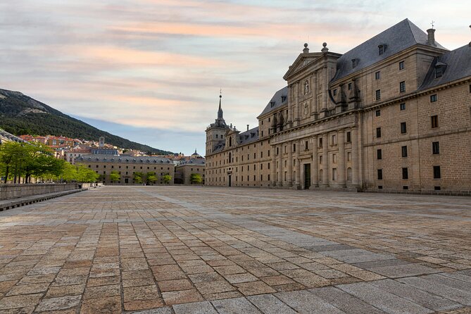 El Escorial and Valley of the Fallen Half Day Trip from Madrid - Free time at the Valley: how to use your 30 minutes