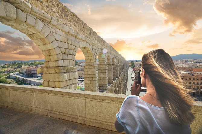 El Escorial, Valley & Segovia day tour from Madrid - Segovia’s UNESCO old town: aqueduct views and Gothic exterior