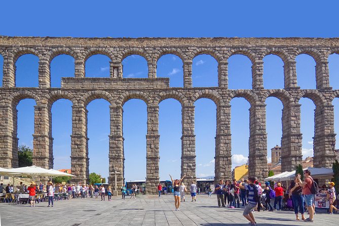 El Escorial, Valley & Segovia day tour from Madrid - Coach, group size, and comfort on a long loop day