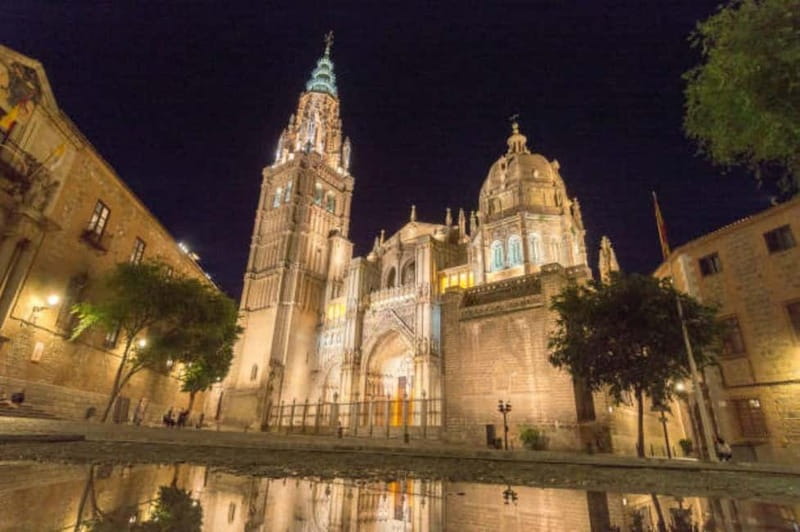 English Tour “TOLEDO ALL IN ONE” - Plaza de la Magdalena and Teatro de Rojas: history in the margins
