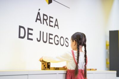 Entrance to the Museum of Illusions Madrid - The illusion rooms: vision, perception, and brain tricks you can test