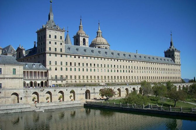 Escorial Monastery and the Valley of the Fallen Tour from Madrid - Guides, Headphones, and the Bus Ride: How the Day Flows
