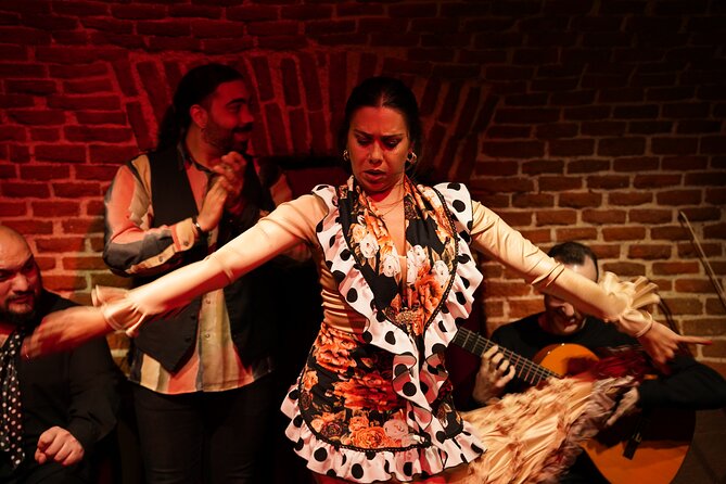 Essential Flamenco: Pure Flamenco Show in the Heart of Madrid - Included Drink, Real Value, and the No-Food Strategy