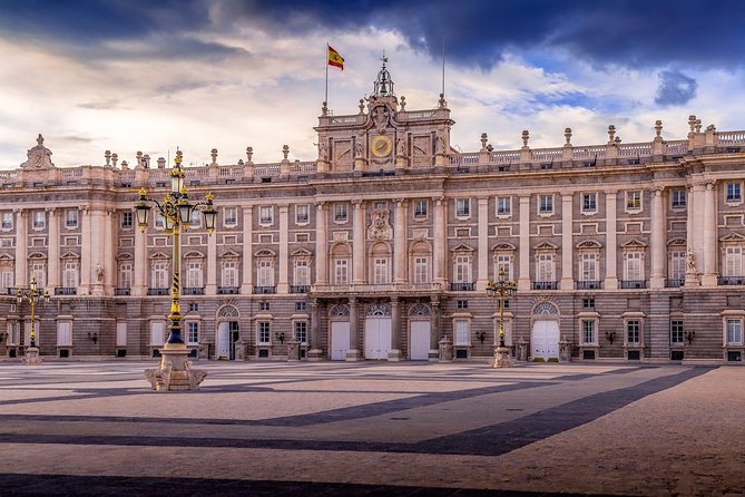 Essential Madrid: Walking Tour - Where the tour actually starts: Goya’s monument and organized group control