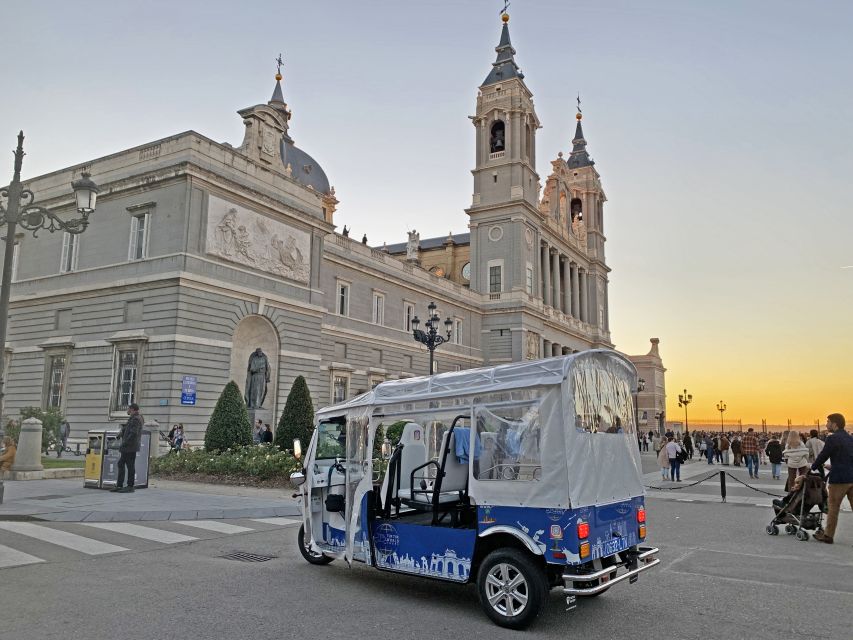 Explore Madrid’s Top Sights on an Electric Tuk-Tuk Tour - Pickup at VIPS: how the start sets the tone
