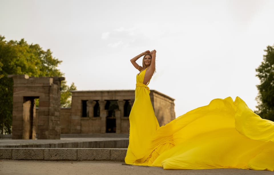 Flying Dress Photoshoot in Madrid - Almudena Cathedral (20 Minutes): A Big Finish for Madrid Atmosphere
