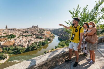 From Madrid: Guided Day Trip to Toledo by Bus - Meeting at Plaza de Neptuno and getting on the right bus