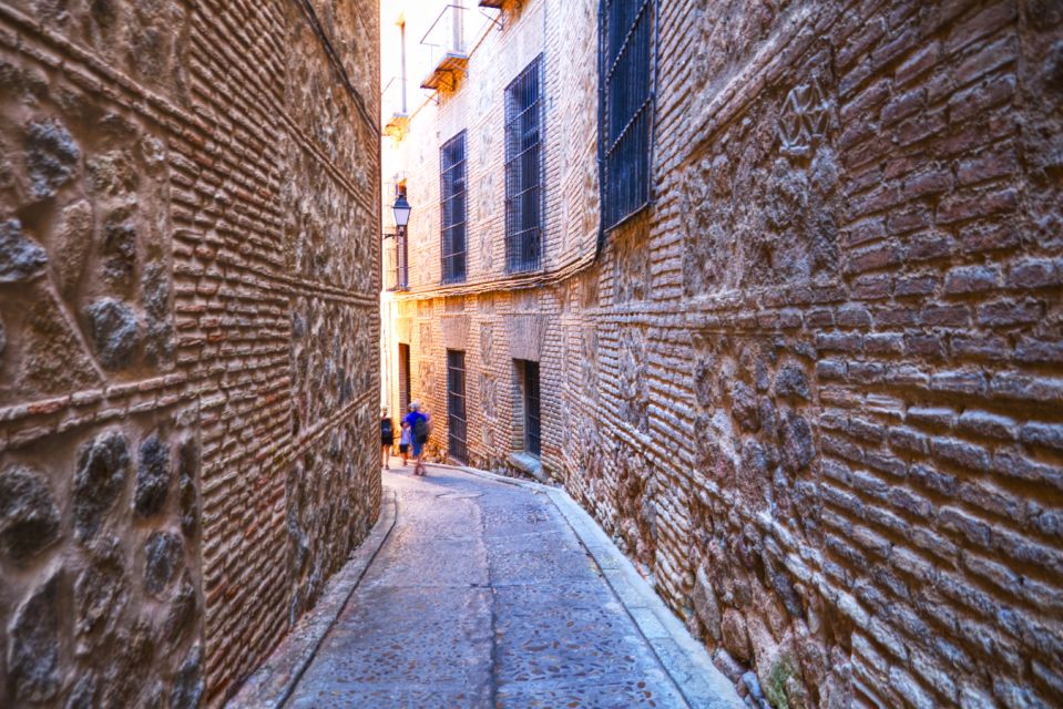 From Madrid: Toledo and Segovia Guided Day Trip - Segovia: Plaza del Azoguejo and the Roman Aqueduct moment