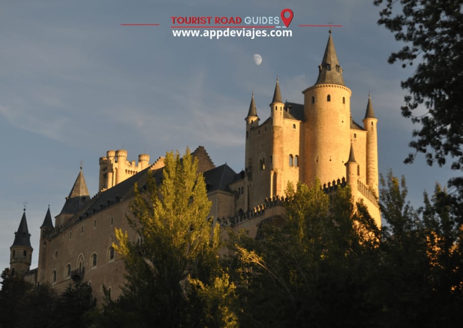 From Madrid: Tour Private Toledo & Segovia - Roman aqueduct in Segovia: the 2nd-century wow moment