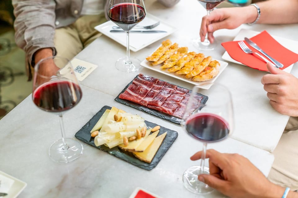 From Madrid: Traditional Villages, Winery Tour & Tapas Lunch - Aranjuez UNESCO: gardens and Royal Palace views in a tight guided block