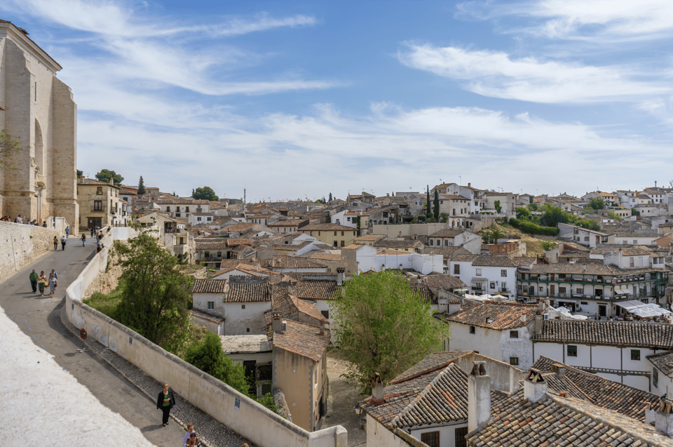 From Madrid: Traditional Villages, Winery Tour & Tapas Lunch - Comfort, mobility, and who should think twice