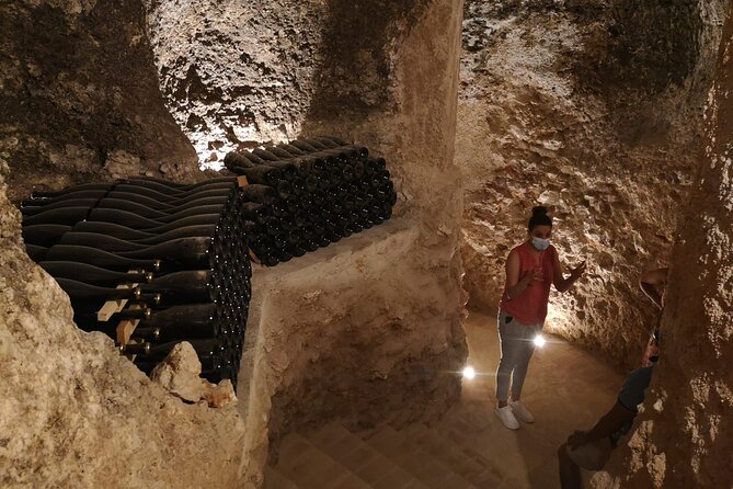 Guided Madrid Countryside Wine Tasting & Winery Tour - Chinchón: a 15-minute town break that changes the mood