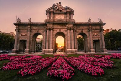 Guided tour of the Madrid of spies - Antigua Embajada Británica: where the British thread starts