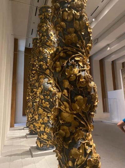 Guided Tour of The Royal Collections Gallery - What’s inside: 650+ artworks, tapestries, armor, and royal carriages