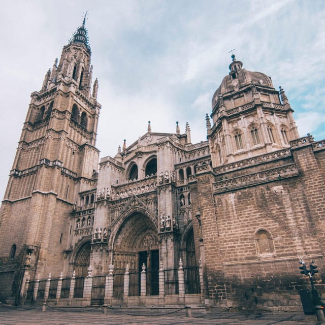 Guided tour of the Toledo Cathedral (Input no included) - Key highlights to look for