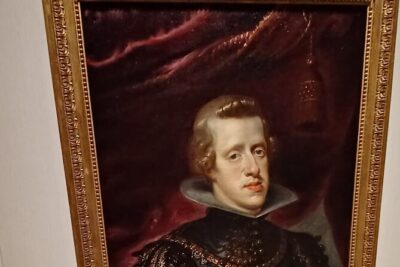Guided Walking Tour of the Royal Collections Gallery - Floor -1: Habsburg power, decorative objects, and a surprise carriage