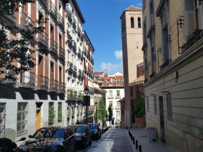 Highlights of Madrid: Walking Tour with Private Guide - Meeting Your Guide: Private Group, Multilingual, Easy Start