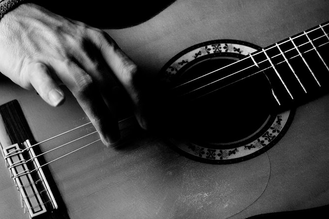 Intimate Flamenco Performance - Wine Included: An Easy Way to Settle In