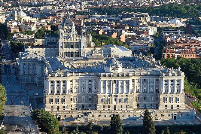 La Latina to Madrid Guided Tour with Breakfast - Breakfast at Mesón de Paredes: A Smart Way to Start Madrid
