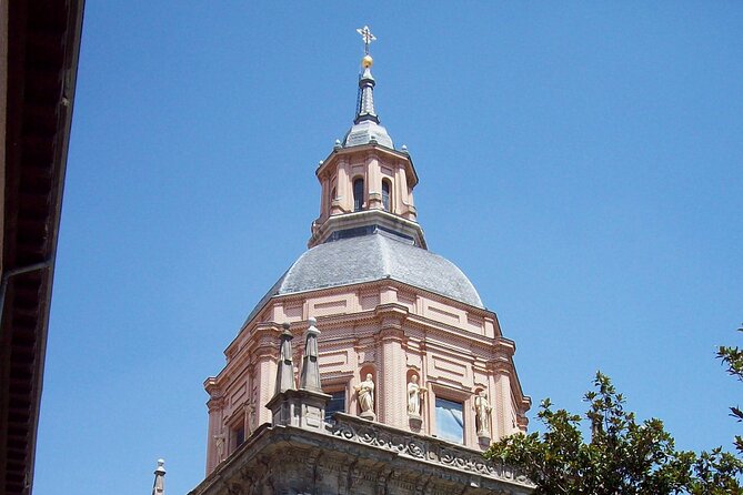 La Latina to Madrid Guided Tour with Breakfast - Royal Palace Area and Campo del Moro: A Garden Built to Frame the View