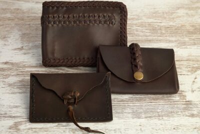 Leathercraft Workshop in the Rastro of Madrid - From Tools to First Cuts: Your 3-Hour Leather Flow