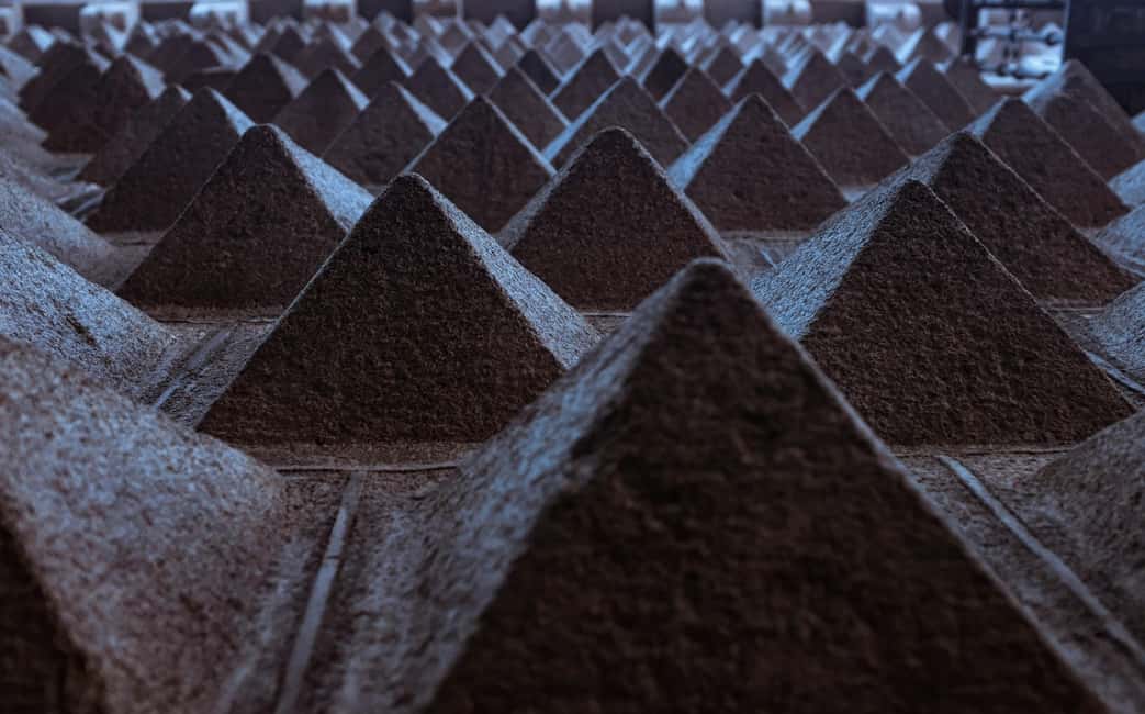 Legends and Mysteries of Segovia Tour - Squares and façade myths: Antonio Pérez, Cabellera de la Reina, and Casa de los Picos